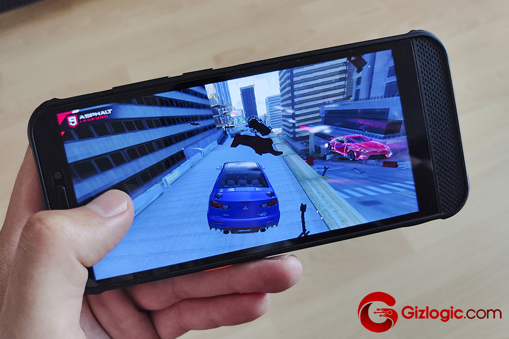 Videojuegos en calidad de gráficos baja - media, dependiendo del título AGM H3